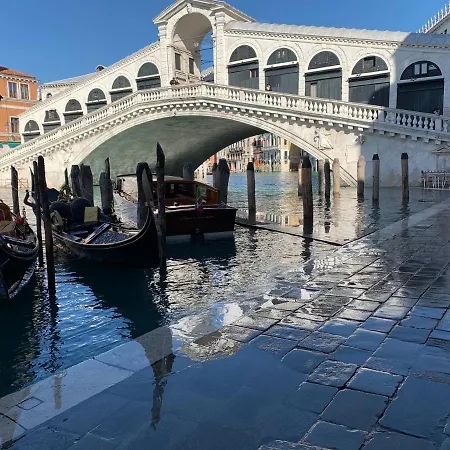 Ca Del Traghetto شقة