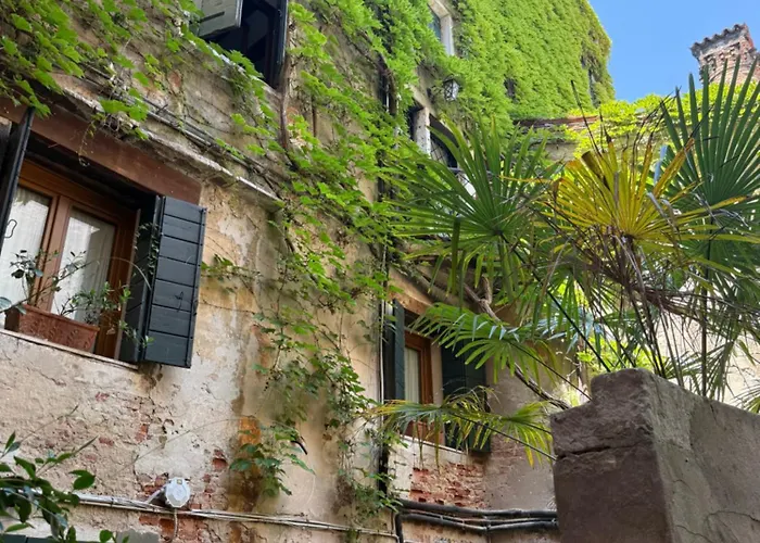 Cà Del Traghetto * Venise